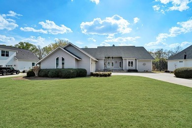 This beautifully maintained single-story home is located in the on The Links At Stoney Point in South Carolina - for sale on GolfHomes.com, golf home, golf lot