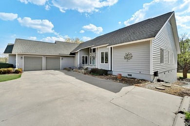 This beautifully maintained single-story home is located in the on The Links At Stoney Point in South Carolina - for sale on GolfHomes.com, golf home, golf lot