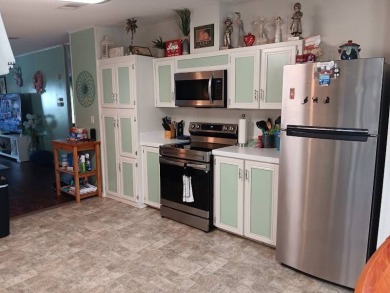 NEW LISTING - Priced @ $74,900.    Very well-maintained 2 Bed 2 on Four Lakes Golf Club in Florida - for sale on GolfHomes.com, golf home, golf lot