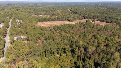 MAKE AN OFFER! NOW OFFERING SELLER FINANCING. A rare and unique on Seven Lakes Country Club in North Carolina - for sale on GolfHomes.com, golf home, golf lot