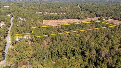 MAKE AN OFFER! NOW OFFERING SELLER FINANCING. A rare and unique on Seven Lakes Country Club in North Carolina - for sale on GolfHomes.com, golf home, golf lot