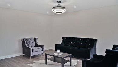 55+ Fully renovated 2/2 condo In the heart of Delray Beach IN on Kings Point Golf -Flanders Way in Florida - for sale on GolfHomes.com, golf home, golf lot