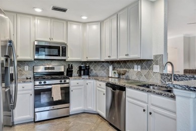 Welcome to this beautifully appointed 3 bedroom, 2 bathroom on Lakewood National Golf Club in Florida - for sale on GolfHomes.com, golf home, golf lot