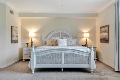 Welcome to this beautifully appointed 3 bedroom, 2 bathroom on Lakewood National Golf Club in Florida - for sale on GolfHomes.com, golf home, golf lot