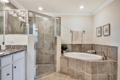 Welcome to this beautifully appointed 3 bedroom, 2 bathroom on Lakewood National Golf Club in Florida - for sale on GolfHomes.com, golf home, golf lot