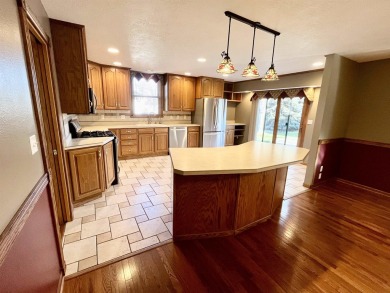 Just what you`ve been looking for!!  Location, location on Elk Point Country Club in South Dakota - for sale on GolfHomes.com, golf home, golf lot