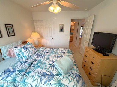 Welcome to this beautifully maintained 2 bedroom, 2 bathroom, 2 on London Bridge Golf Course in Arizona - for sale on GolfHomes.com, golf home, golf lot