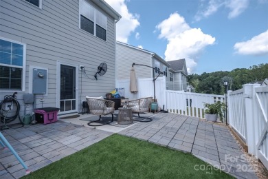 Immaculate End-Unit townhome in the sought-after Windhaven on Tega Cay Golf Club in South Carolina - for sale on GolfHomes.com, golf home, golf lot