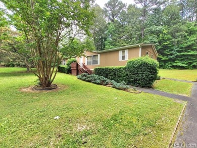 Waterfront community opportunity. This awesome 3 bed 2 bath home on Tanglewood Shores Golf Club in Virginia - for sale on GolfHomes.com, golf home, golf lot