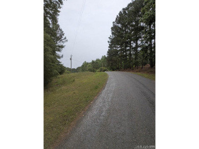 Wooded building lot in Poplar Creek Estates.  Easy walk/golf on Tanglewood Shores Golf Club in Virginia - for sale on GolfHomes.com, golf home, golf lot