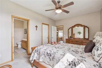Beautifully maintained detached townhome located in the on The Ponds Golf Club in Minnesota - for sale on GolfHomes.com, golf home, golf lot