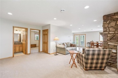 Beautifully maintained detached townhome located in the on The Ponds Golf Club in Minnesota - for sale on GolfHomes.com, golf home, golf lot
