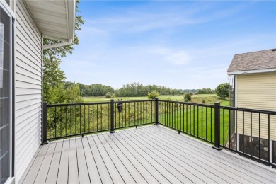 Beautifully maintained detached townhome located in the on The Ponds Golf Club in Minnesota - for sale on GolfHomes.com, golf home, golf lot