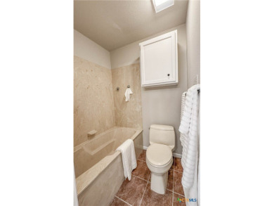 Gorgeous 2 bedroom 2 bath HORSESHOE BAY TOWNHOME - has been on Apple Rock Golf Course - Horseshoe Bay in Texas - for sale on GolfHomes.com, golf home, golf lot