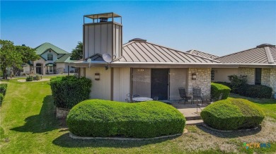Gorgeous 2 bedroom 2 bath HORSESHOE BAY TOWNHOME - has been on Apple Rock Golf Course - Horseshoe Bay in Texas - for sale on GolfHomes.com, golf home, golf lot