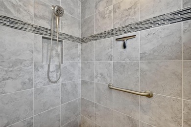 EXQUISITE 3/2 Winslow Courtyard Villa with UNDER-AIR, ENCLOSED on Pennbrooke Fairways in Florida - for sale on GolfHomes.com, golf home, golf lot