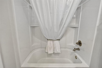 EXQUISITE 3/2 Winslow Courtyard Villa with UNDER-AIR, ENCLOSED on Pennbrooke Fairways in Florida - for sale on GolfHomes.com, golf home, golf lot