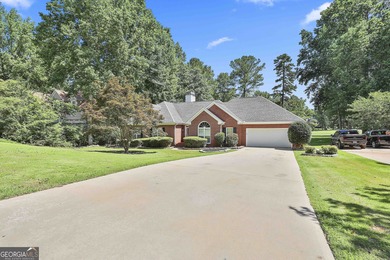 Enjoy the golf course views from this beautifully updated 4bd/3 on Canongate On White Oak Golf Course in Georgia - for sale on GolfHomes.com, golf home, golf lot