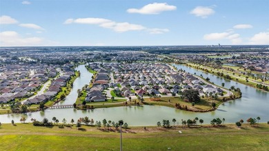 EXQUISITE 3/2 Winslow Courtyard Villa with UNDER-AIR, ENCLOSED on Pennbrooke Fairways in Florida - for sale on GolfHomes.com, golf home, golf lot