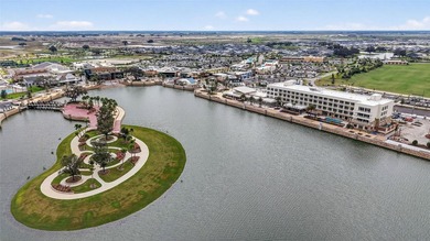 EXQUISITE 3/2 Winslow Courtyard Villa with UNDER-AIR, ENCLOSED on Pennbrooke Fairways in Florida - for sale on GolfHomes.com, golf home, golf lot