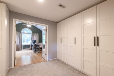 Welcome to this beautifully designed home in the award-winning on Lakewood Oaks Golf Club, Ltd. in Missouri - for sale on GolfHomes.com, golf home, golf lot