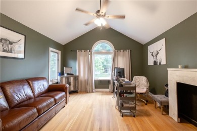 Welcome to this beautifully designed home in the award-winning on Lakewood Oaks Golf Club, Ltd. in Missouri - for sale on GolfHomes.com, golf home, golf lot