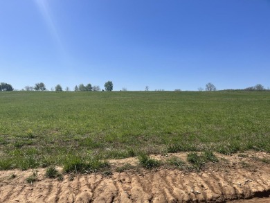 Check out this 3ac lot for building a home in a beautiful part on Southern Oaks Country Club in Missouri - for sale on GolfHomes.com, golf home, golf lot