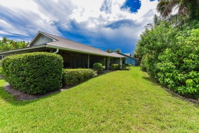 This spacious 3-bedroom, 2-bathroom home with a 2-car garage is on Heritage Ridge Golf Club in Florida - for sale on GolfHomes.com, golf home, golf lot