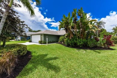 This spacious 3-bedroom, 2-bathroom home with a 2-car garage is on Heritage Ridge Golf Club in Florida - for sale on GolfHomes.com, golf home, golf lot