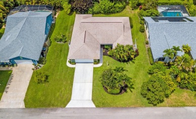 This spacious 3-bedroom, 2-bathroom home with a 2-car garage is on Heritage Ridge Golf Club in Florida - for sale on GolfHomes.com, golf home, golf lot