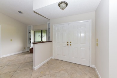 This spacious 3-bedroom, 2-bathroom home with a 2-car garage is on Heritage Ridge Golf Club in Florida - for sale on GolfHomes.com, golf home, golf lot