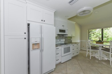 This spacious 3-bedroom, 2-bathroom home with a 2-car garage is on Heritage Ridge Golf Club in Florida - for sale on GolfHomes.com, golf home, golf lot