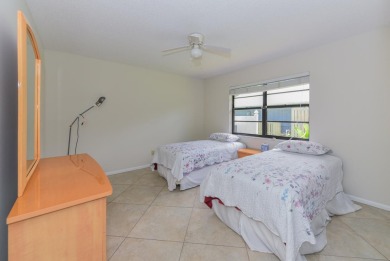 This spacious 3-bedroom, 2-bathroom home with a 2-car garage is on Heritage Ridge Golf Club in Florida - for sale on GolfHomes.com, golf home, golf lot
