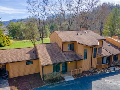 Beautiful townhome located in Mill Creek's Mountain Vistas area on Mill Creek Country Club in North Carolina - for sale on GolfHomes.com, golf home, golf lot