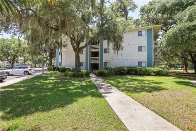 Located on the 2nd floor overlooking the Robbers Row Golf Course on Port Royal Golf and Racquet Club in South Carolina - for sale on GolfHomes.com, golf home, golf lot