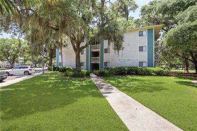 Located on the 2nd floor overlooking the Robbers Row Golf Course on Port Royal Golf and Racquet Club in South Carolina - for sale on GolfHomes.com, golf home, golf lot
