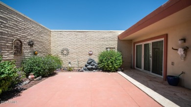 Welcome to this charming 2 bed, 2 bath townhome in Sun City on Sun City Lakes West and East in Arizona - for sale on GolfHomes.com, golf home, golf lot