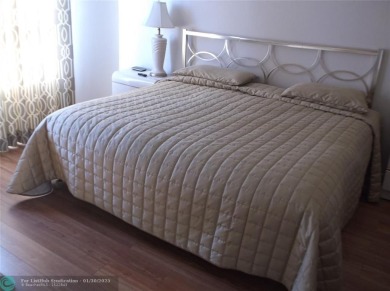 LOVELY 2 BEDROOM 2 BATH CONDO IN FABULOUS SUNRISE LAKES PHASE 3 on Sunrise Lakes Phase III in Florida - for sale on GolfHomes.com, golf home, golf lot