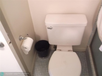 LOVELY 2 BEDROOM 2 BATH CONDO IN FABULOUS SUNRISE LAKES PHASE 3 on Sunrise Lakes Phase III in Florida - for sale on GolfHomes.com, golf home, golf lot