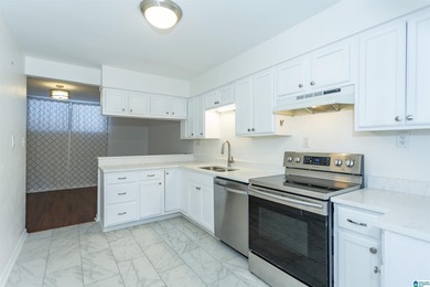 Great location in Inverness for the price. Cambrian Wood is on Inverness Country Club in Alabama - for sale on GolfHomes.com, golf home, golf lot