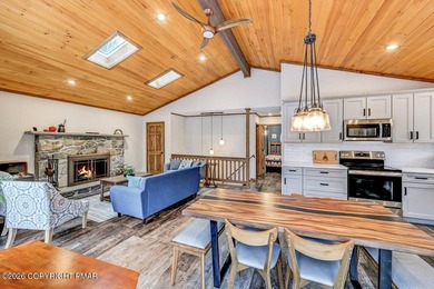 Unwind from a busy life to 1266 Longrifle. Sharing the relaxed on Lake Naomi Timber Trails Golf Club in Pennsylvania - for sale on GolfHomes.com, golf home, golf lot