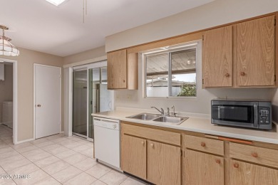 PRICED TO SELL! BEAUTIFUL 1 BEDROOM 1 BATH CONDO IN SUN CITY! on Sun City Country Club in Arizona - for sale on GolfHomes.com, golf home, golf lot