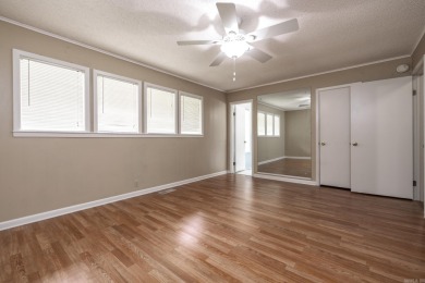 Immaculate updated ranch boasting 3 bedrooms, plus craft room on DeSoto Golf Course in Arkansas - for sale on GolfHomes.com, golf home, golf lot