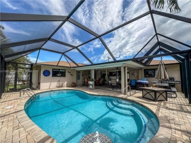 *NO Hurricane damage or flooding* Wow! NO FLOOD INSURANCE on El Rio Golf Course and Club in Florida - for sale on GolfHomes.com, golf home, golf lot