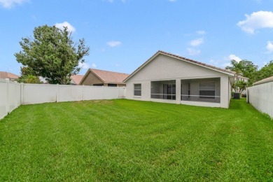 One or more photo(s) has been virtually staged.Seller may on Tuscawilla Country Club in Florida - for sale on GolfHomes.com, golf home, golf lot