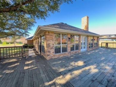 Beautiful 3 bedroom, 2.5 bath house on the 12th tee box at the on Waxahachie Country Club in Texas - for sale on GolfHomes.com, golf home, golf lot