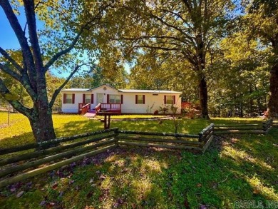 Welcome to the market this well maintained 3 bedroom 2 bathroom on Pine Hills Golf Course in Arkansas - for sale on GolfHomes.com, golf home, golf lot