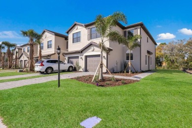 This brand new Townhome in Lorraine Lakes almost new. Very on Lakewood National Golf Club in Florida - for sale on GolfHomes.com, golf home, golf lot