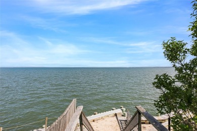 This updated 1930s cottage is full of charm and ready for you to on Laurel Links Country Club in New York - for sale on GolfHomes.com, golf home, golf lot