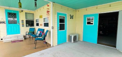 Florida fun and entertaining home with space for all your events on Zephyrhills Municipal Golf Course in Florida - for sale on GolfHomes.com, golf home, golf lot